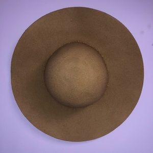 Light camel/ gold ladies felt hat